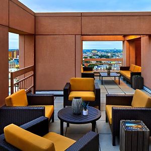 One-Bedroom Lifestyle King Suite